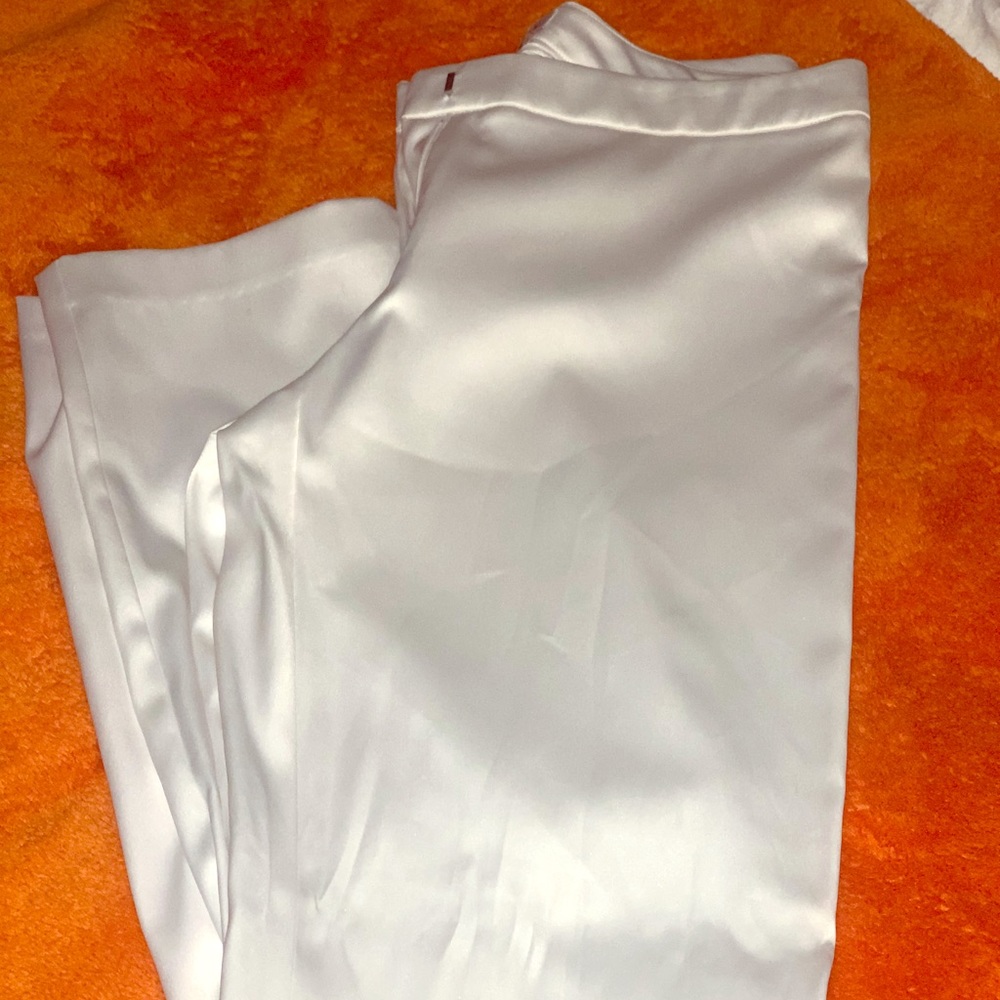 NWT Cache’ Women White polyester pants.